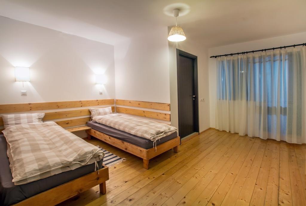 Casa Georgescu Hotel Rîşnov Buitenkant foto